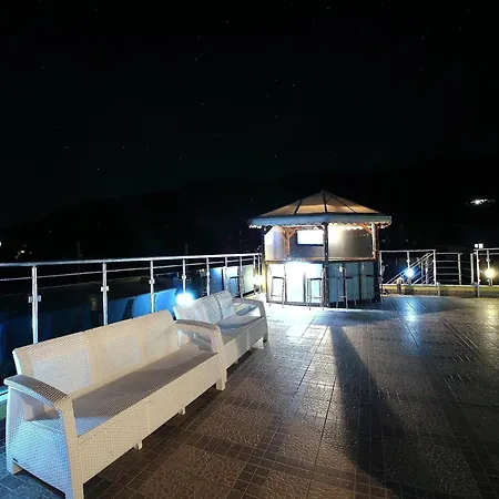 Апартаменты Deluxe Art Maisonettes In Panoramic Roof Complex