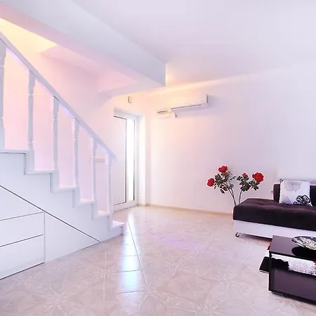 Апартаменты Deluxe Art Maisonettes In Panoramic Roof Complex