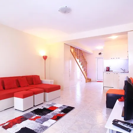 Deluxe Art Maisonettes In Panoramic Roof Complex