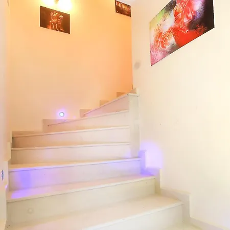 Deluxe Art Maisonettes In Panoramic Roof Complex Апартаменты