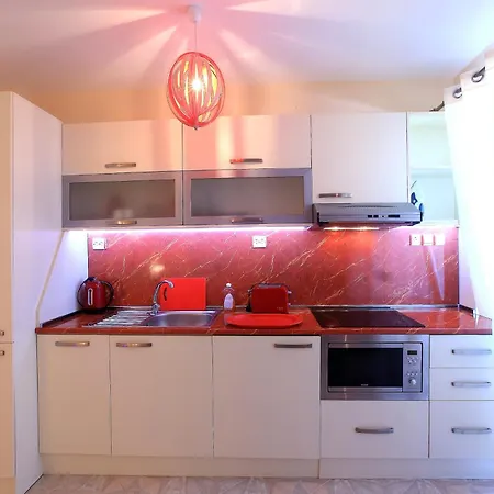 Deluxe Art Maisonettes In Panoramic Roof Complex *